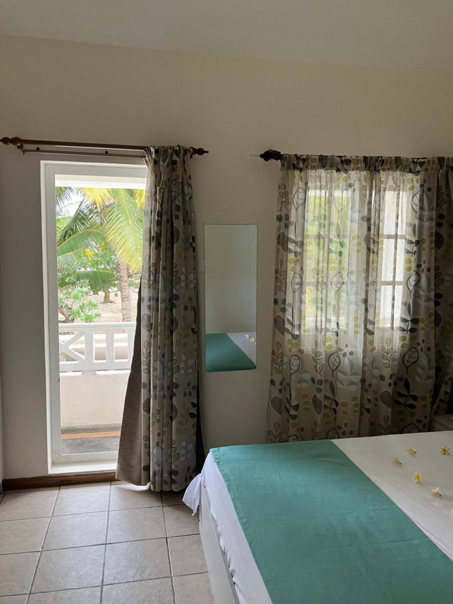 Fully Furnished Luxury Villa 3 Right On A Blue Ocean ベル・マール エクステリア 写真